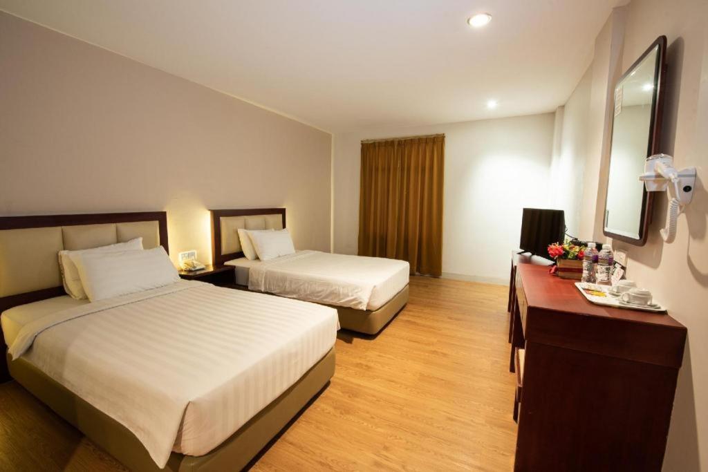Lovina Inn Penuin Hotel Nagoya Exterior photo