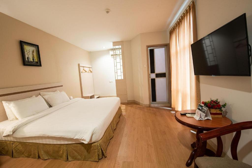 Lovina Inn Penuin Hotel Nagoya Exterior photo