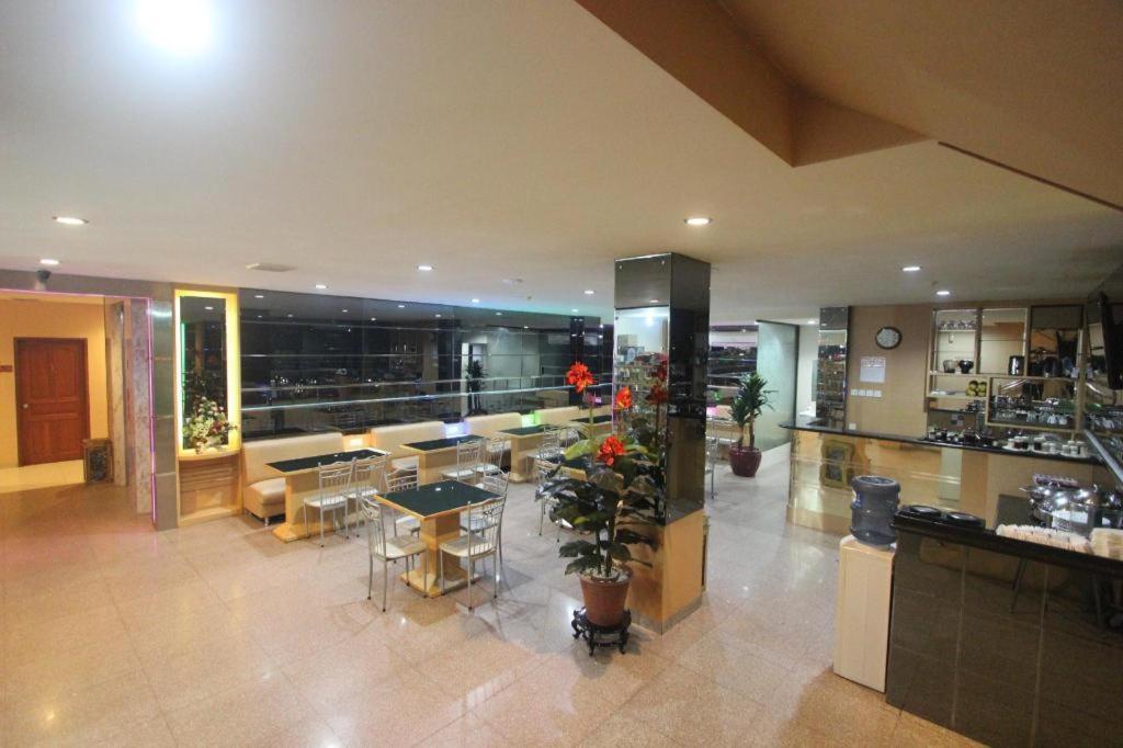 Lovina Inn Penuin Hotel Nagoya Exterior photo
