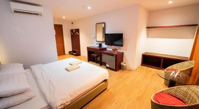 Lovina Inn Penuin Hotel Nagoya Exterior photo